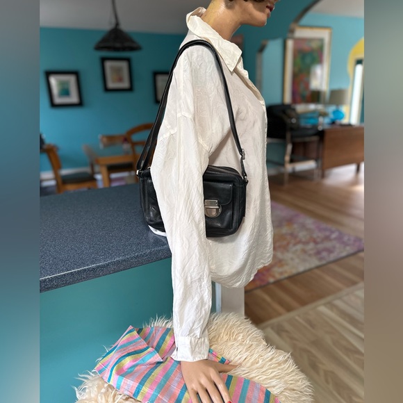 Fossil Leather Riley Top Zip Crossbody - Black - Picture 15 of 16